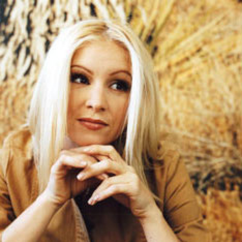 Crystal Lewis — EMCI TV